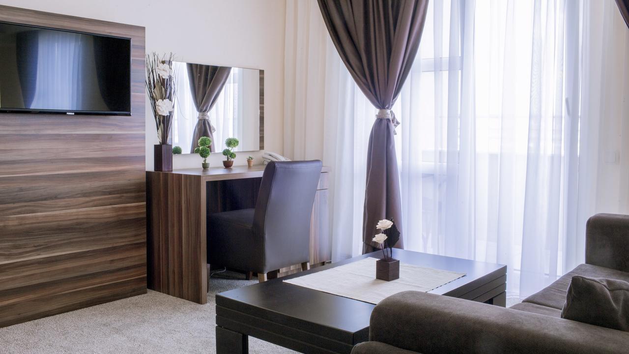 Semitronix Hotel Prishtina Приштина Экстерьер фото